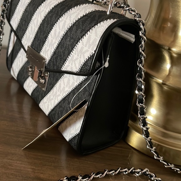 Michael Kors Medium Flap Shoulder Bag - Picture 6 of 14